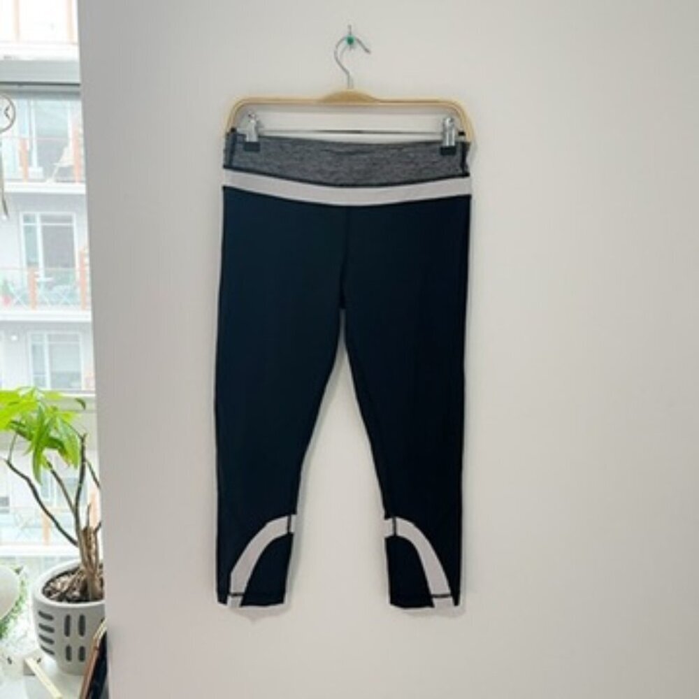 Lululemon Black & Gray Inspire Crop Leggings Size 8